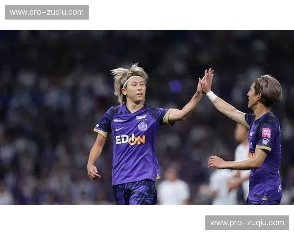 浪潮翻涌,绿茵争雄:广岛三箭与大阪钢巴的宿命对决 浪潮翻涌,绿茵争雄:广岛三箭与大阪钢巴的宿命对决